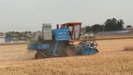 各位农机手朋友，我们诚挚地邀请您来分享您在跨区路上的故事